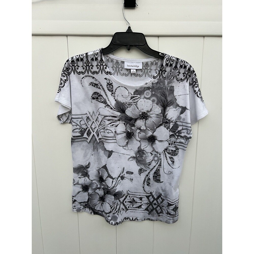 Breckenridge womens Top Small Gray White Floral Embellished Short Sleeve